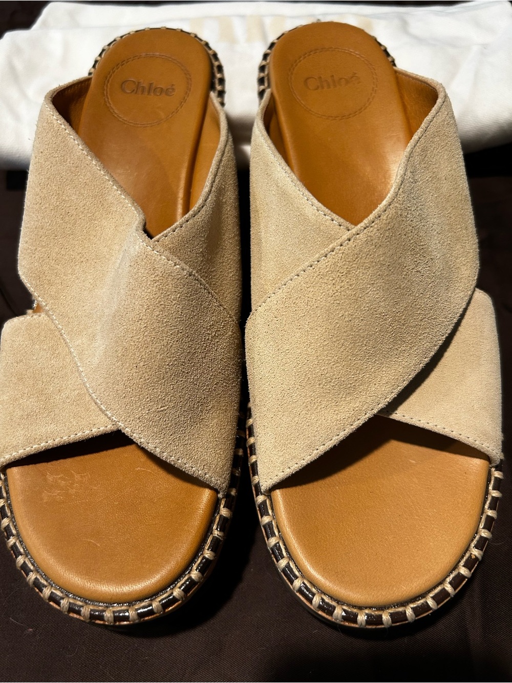 CHLOÈ Beige Suede Cross-Band Slide Sandals